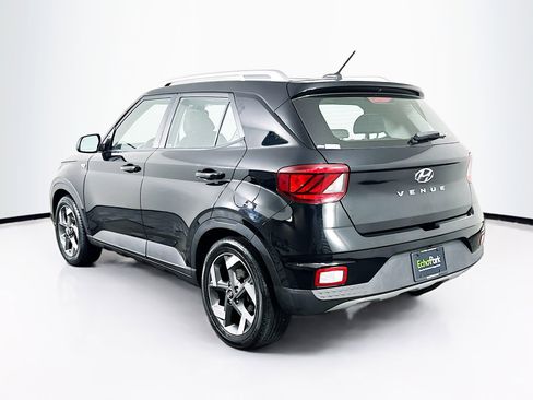 Used 2024 Hyundai Venue SEL image 5