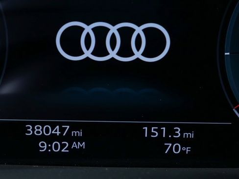 Used 2023 Audi Q8 Premium w/ Convenience Package image 8