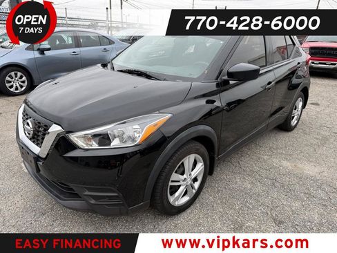 Used 2020 Nissan Kicks S image 1