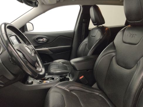 Used 2019 Jeep Cherokee Limited image 17