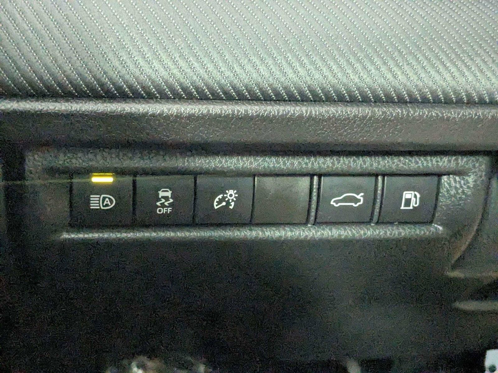 Used 2026 Toyota Camry SE FWD image 40