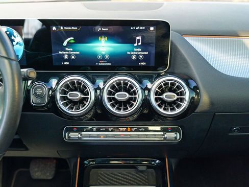 Used 2021 Mercedes-Benz GLA 250 4MATIC image 49