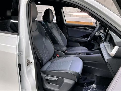 New 2026 Volkswagen Tiguan SE R-Line image 31