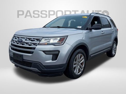 Used 2019 Ford Explorer XLT image 1