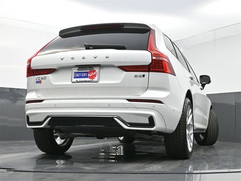 Used 2025 Volvo XC60 B5 Ultra w/ Protection Package Premier image 28