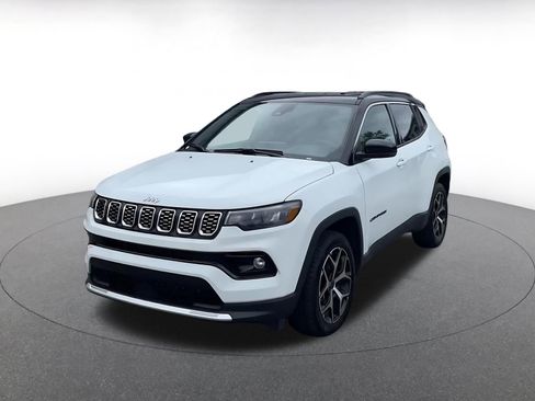 Used 2025 Jeep Compass Limited image 4