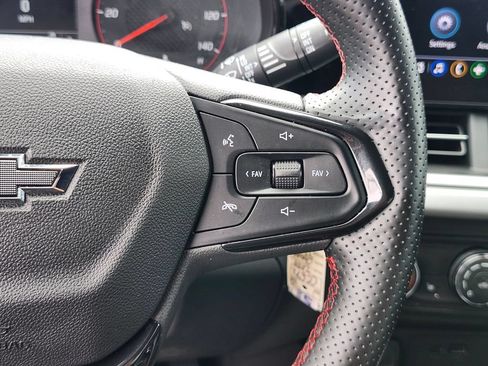 Used 2024 Chevrolet Trax RS FWD image 26