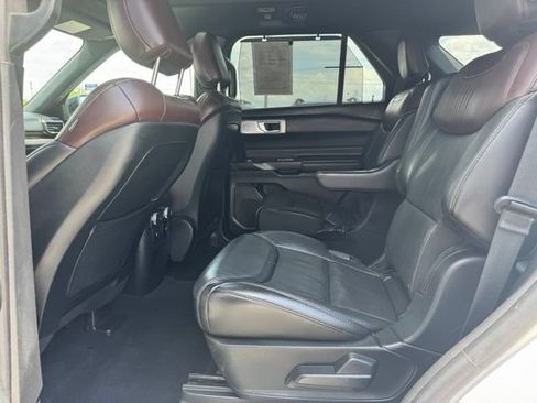 Used 2020 Ford Explorer Platinum w/ Premium Technology Package AWD/4WD image 24