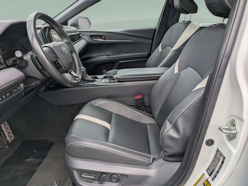 Used 2025 Toyota Camry SE FWD image 16