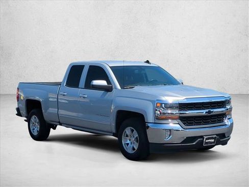 Used 2018 Chevrolet Silverado 1500 LT w/ All Star Edition RWD image 3