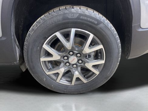 Used 2023 GMC Acadia SLE w/ Driver Convenience Package image 9