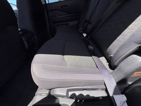 Certified 2025 Nissan Pathfinder SV FWD image 21