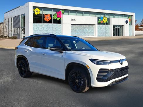 New 2026 Volkswagen Tiguan SE R-Line image 1