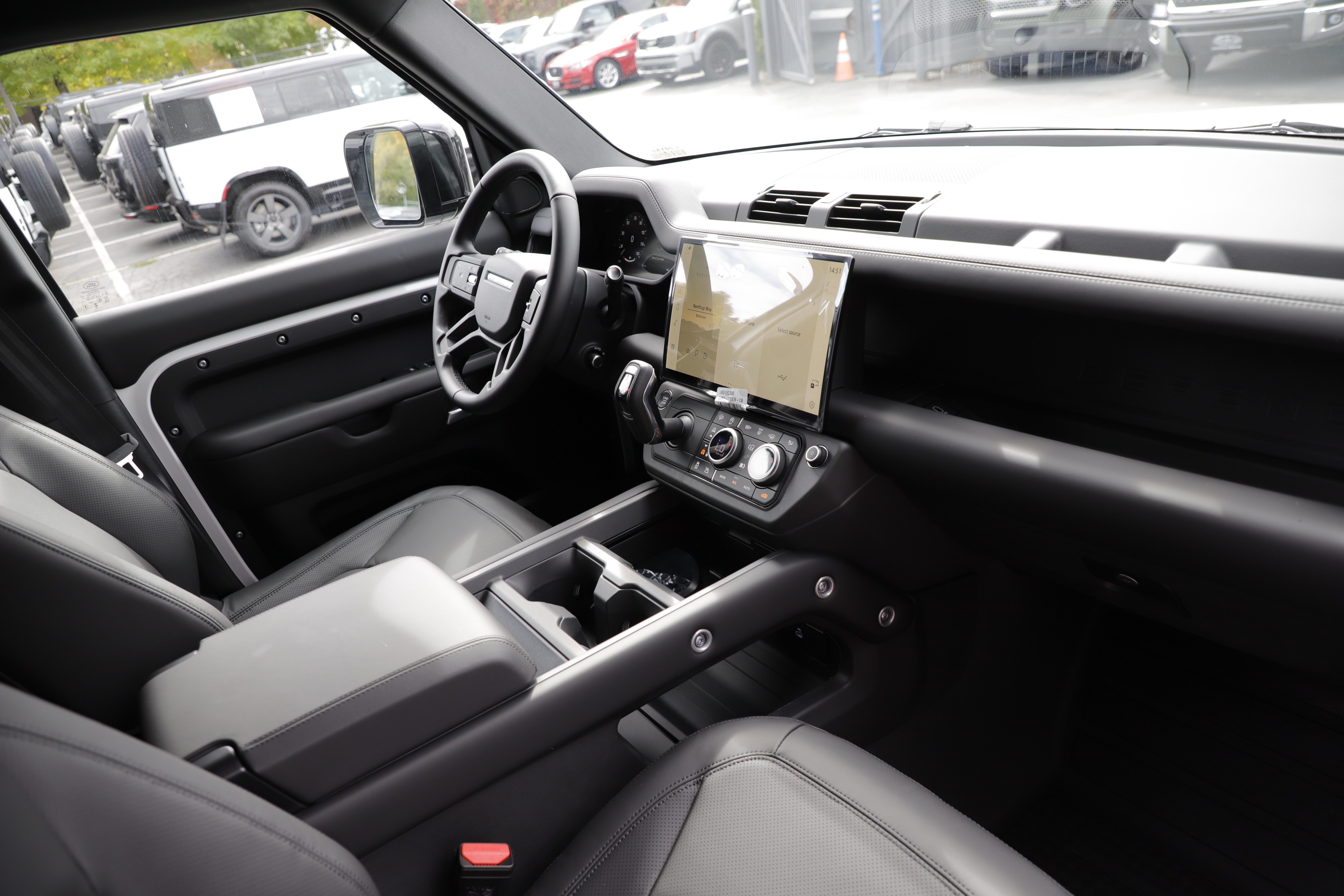 New 2026 Land Rover Defender 110 X-Dynamic SE AWD/4WD image 25