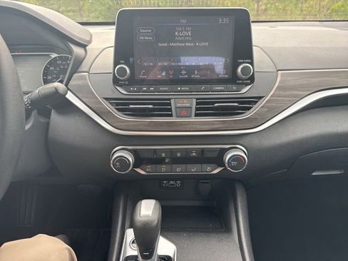 Used 2025 Nissan Altima 2.5 SV image 20