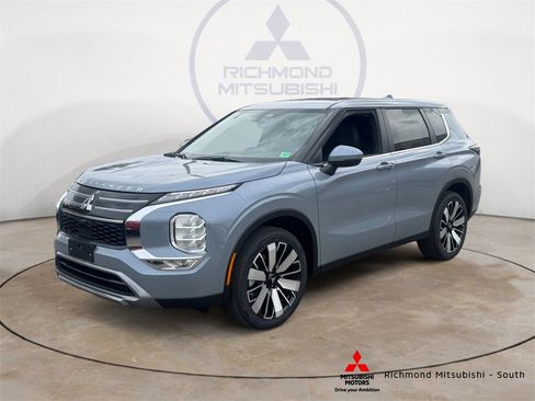 New 2025 Mitsubishi Outlander SE image 7