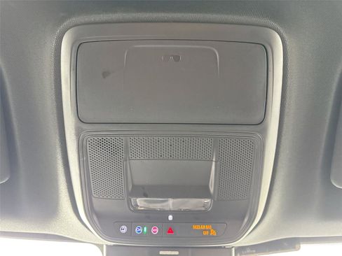 Used 2026 Chevrolet Traverse LT image 6