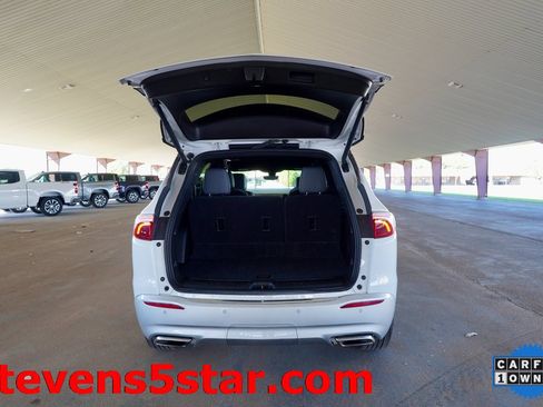 Used 2024 Buick Enclave Premium image 4