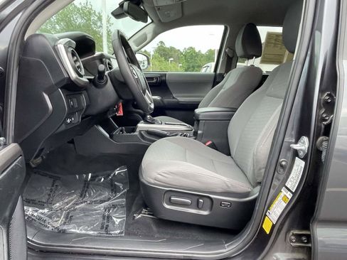 Used 2021 Toyota Tacoma SR5 RWD image 16