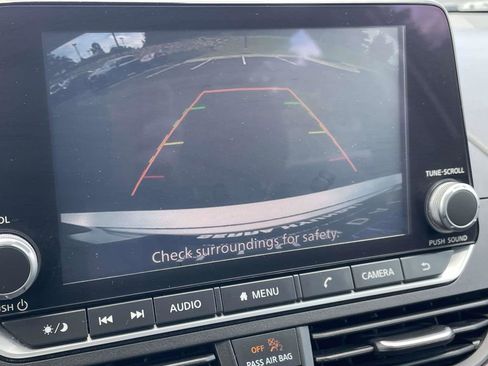 Used 2024 Nissan Altima 2.5 SV FWD image 16
