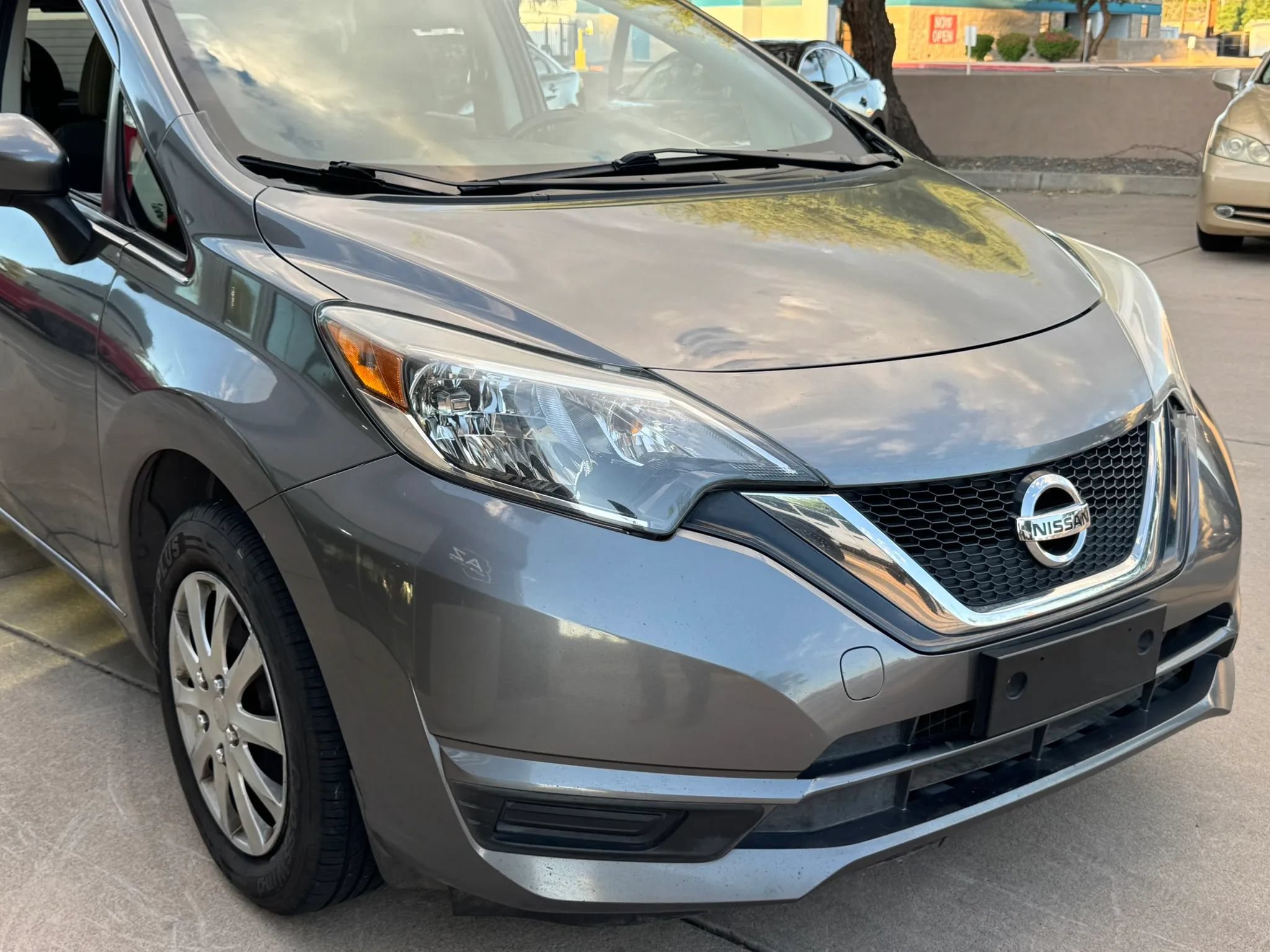 Used 2018 Nissan Versa Note SV FWD image 26