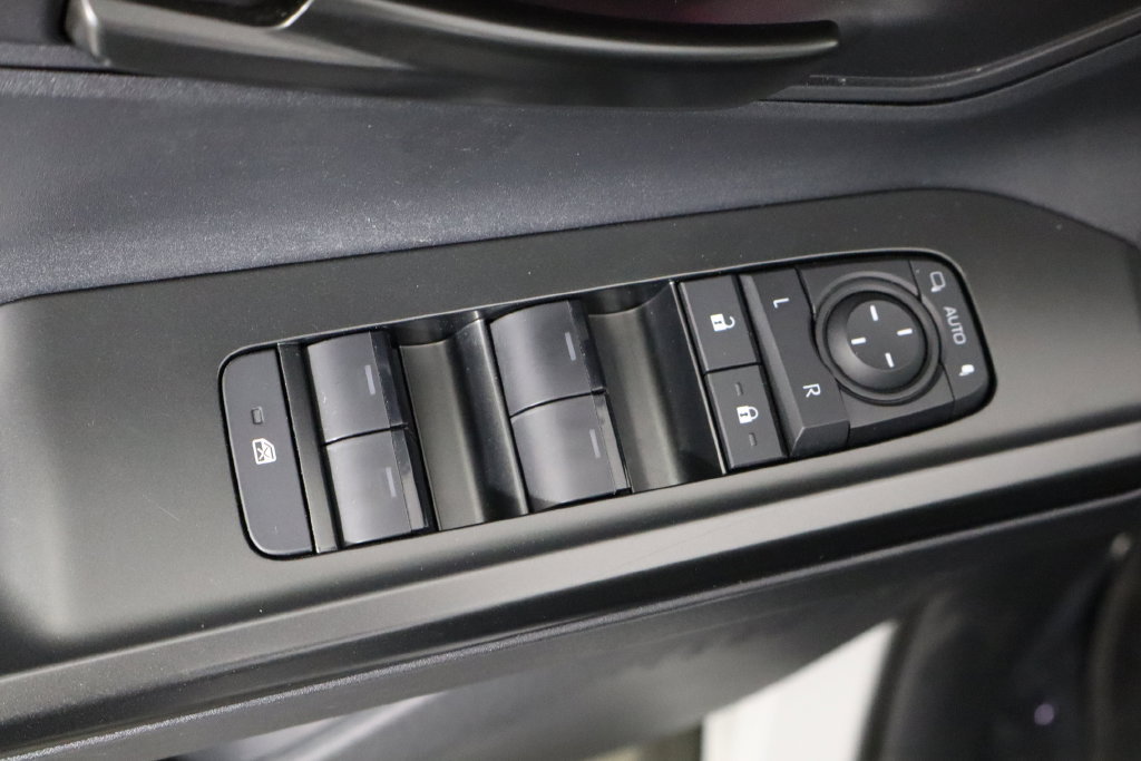 Used 2026 Toyota C-HR AWD/4WD image 20
