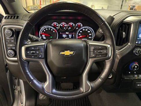 Used 2022 Chevrolet Silverado 1500 LT AWD/4WD image 12