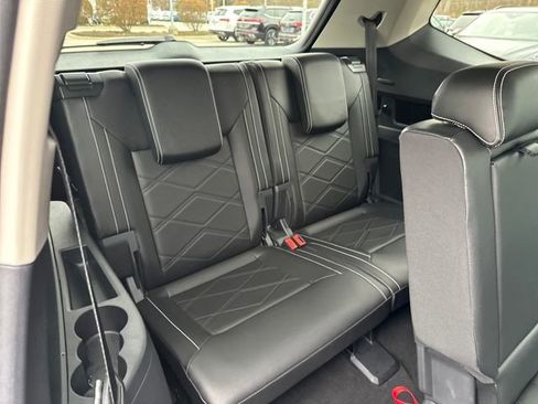 Certified 2025 Volkswagen Atlas SE image 35