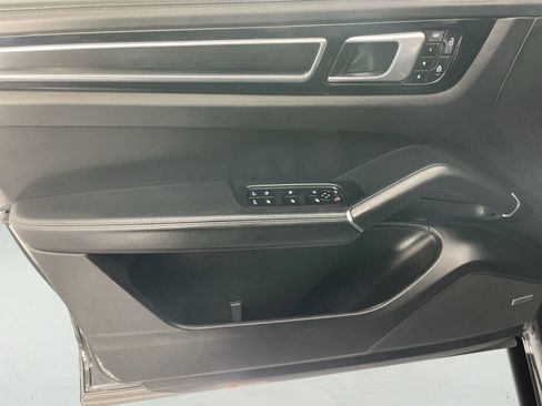 Used 2021 Porsche Cayenne GTS image 18