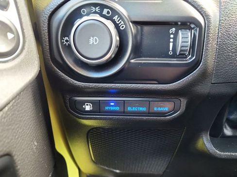 Used 2023 Jeep Wrangler Unlimited Sahara w/ Cold Weather Group AWD/4WD image 41