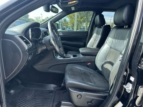Used 2019 Jeep Grand Cherokee Altitude RWD image 13