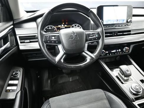 Used 2022 Mitsubishi Outlander SE AWD/4WD image 13
