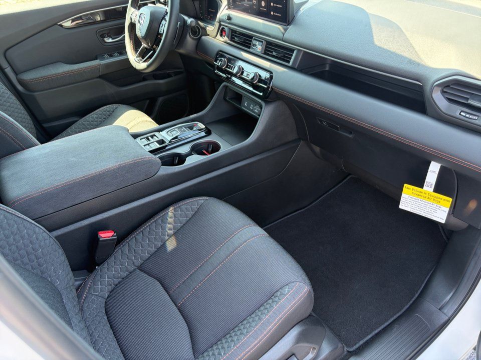 Certified 2026 Honda Pilot Sport image 32