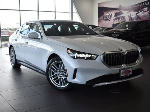Used 2024 BMW 530i xDrive image 37