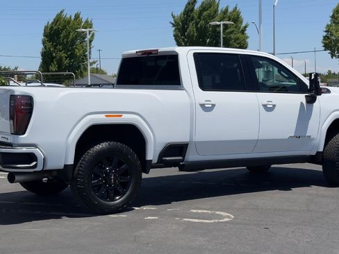 Used 2026 GMC Sierra 2500 AT4 w/ AT4 Premium Plus Package AWD/4WD image 4