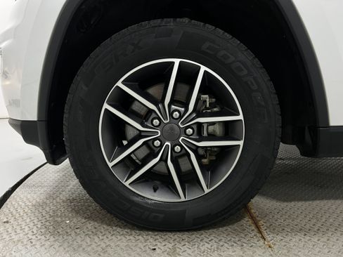 Used 2021 Jeep Grand Cherokee Limited AWD/4WD image 40