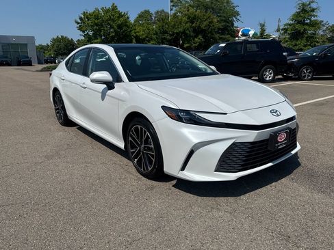 Used 2026 Toyota Camry XLE w/ Premium Package AWD/4WD image 9