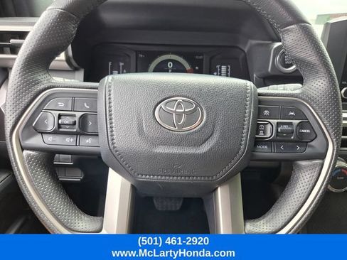 Used 2025 Toyota 4Runner SR5 AWD/4WD image 30
