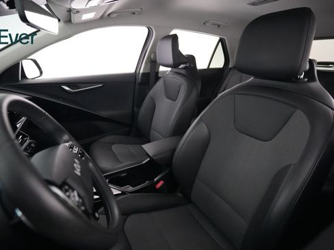 Used 2024 Kia Niro Wind FWD image 4