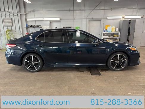 Used 2020 Toyota Camry XSE image 6