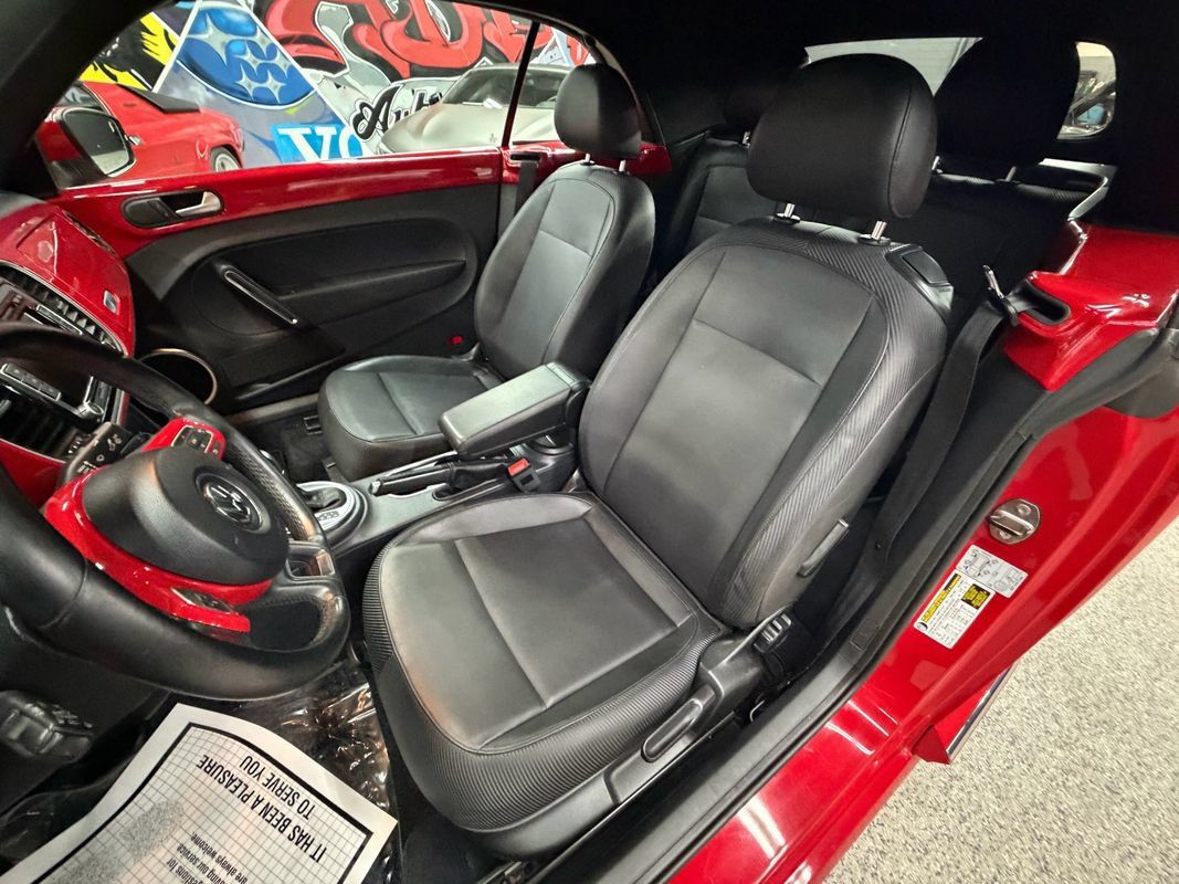 Used 2013 Volkswagen Beetle TDI FWD image 12