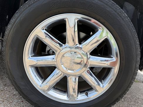 Used 2012 GMC Yukon Denali RWD image 26