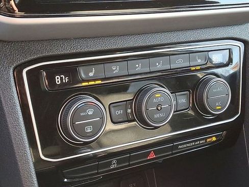 Used 2022 Volkswagen Atlas Cross Sport SE AWD/4WD image 18