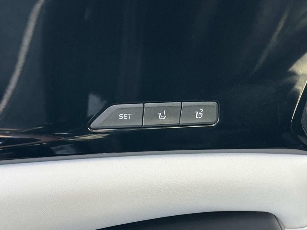 Used 2022 Kia Carnival SX Prestige FWD image 38