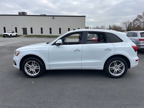 Used 2017 Audi Q5 2.0T Premium Plus w/ Technology Package image 10