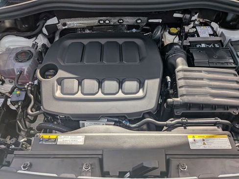 New 2026 Volkswagen Tiguan SE image 32