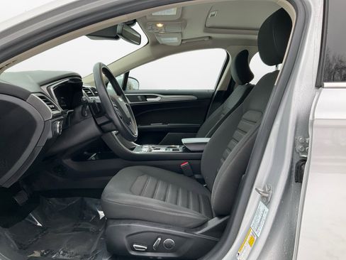 Used 2019 Ford Fusion SE image 9