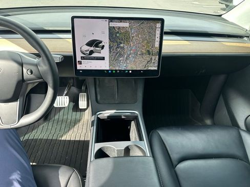 Used 2022 Tesla Model Y Performance image 10