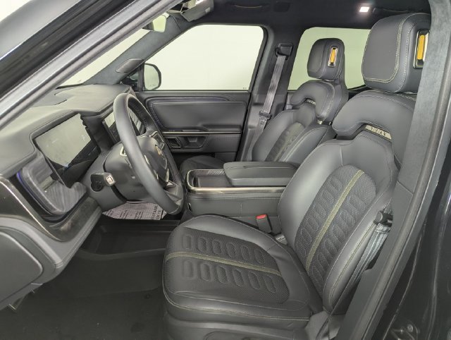 Used 2023 Rivian R1T Adventure Dual AWD/4WD image 10
