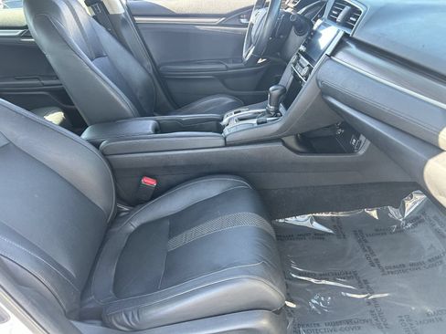 Used 2019 Honda Civic Touring image 15